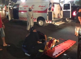 هلال جده تنقل 5 إصابات في حادث تصادم شمال جده الى المستشفى
